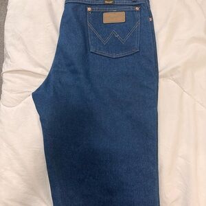 Wrangler Men's Deep Blue Relaxed Jeans